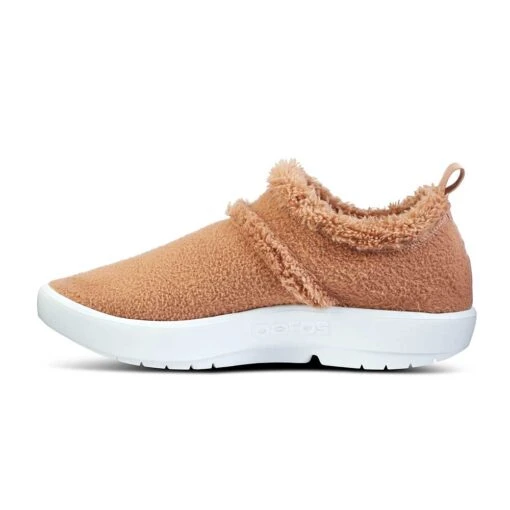 OOfos Women's OOcoozie Low Shoe Recovery Shoe - White/Chestnut - Image 3